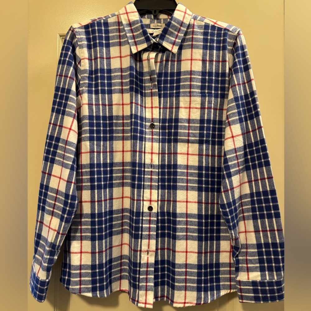 L.L. Bean - women’s flannel shirt (size small/relaxed fit) NWT - Picture 2 of 3